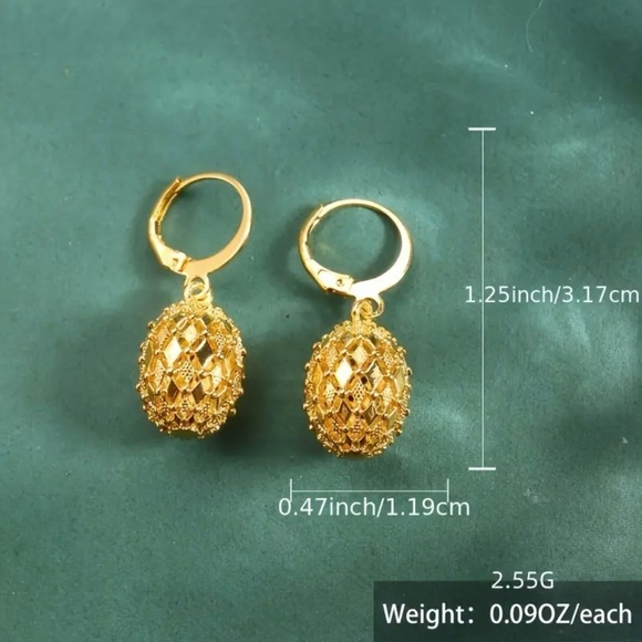 Pair of Glamorous Vintage Carved Hollow Sphere Dangle Earrings - Picture 4 of 4